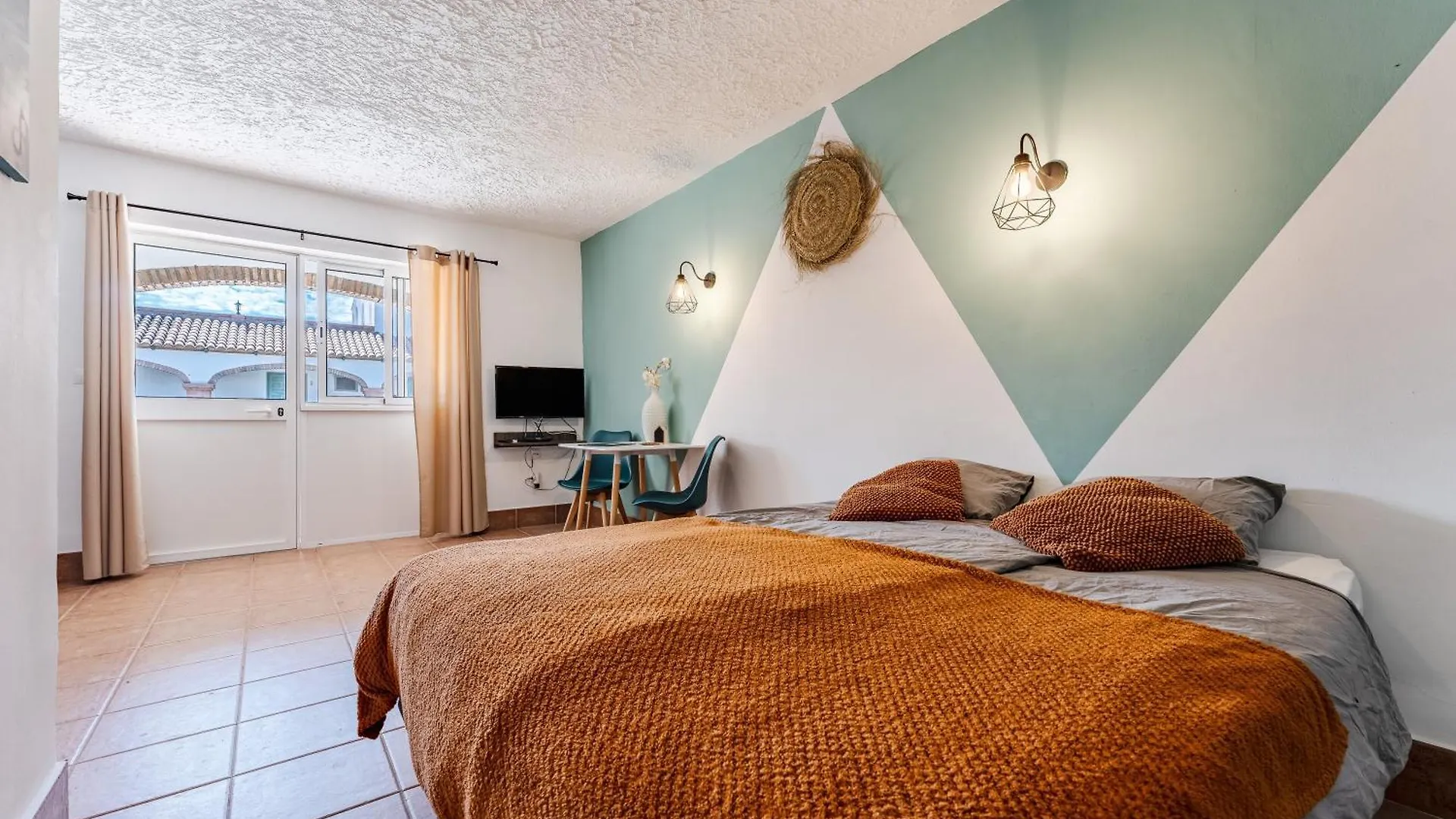 La Casa De Familia Bed & Breakfast Malaga