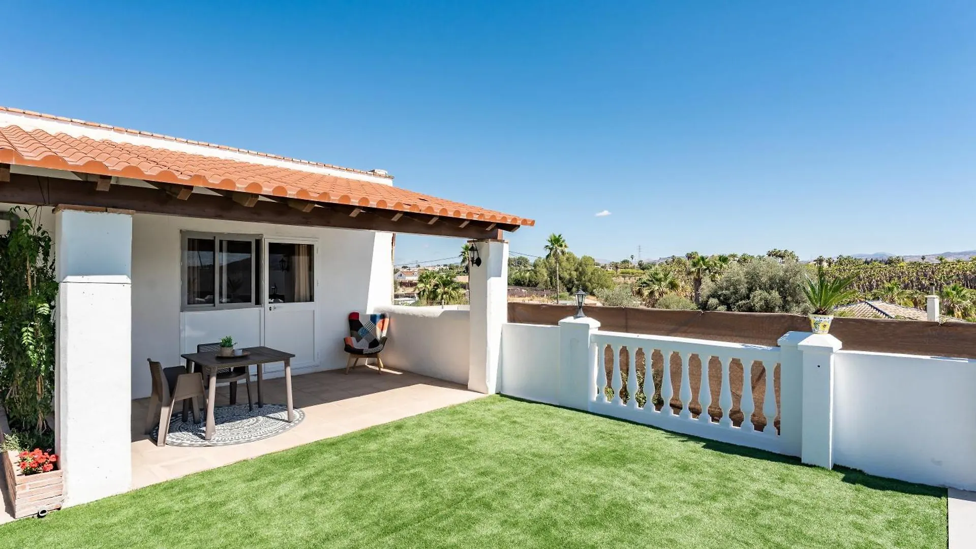 La Casa De Familia Bed & Breakfast Malaga 0*,  Spain