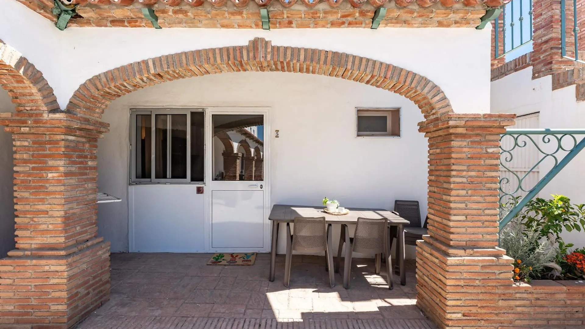La Casa De Familia Bed & Breakfast Malaga Spain
