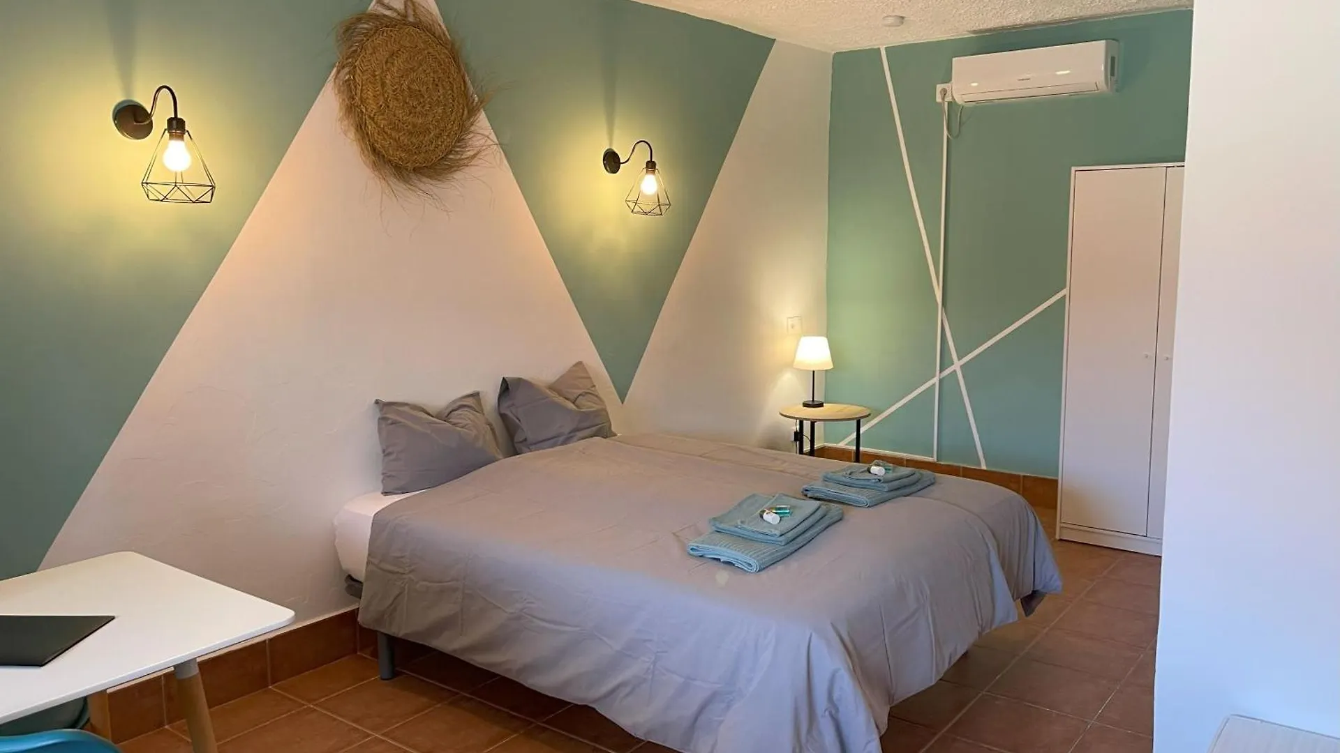 La Casa De Familia Bed & Breakfast Malaga