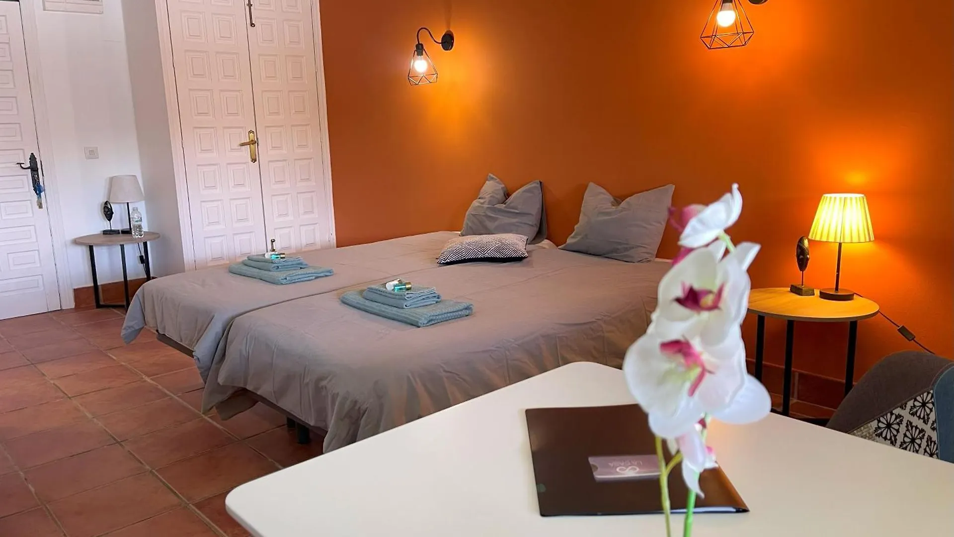 La Casa De Familia Bed & Breakfast Malaga