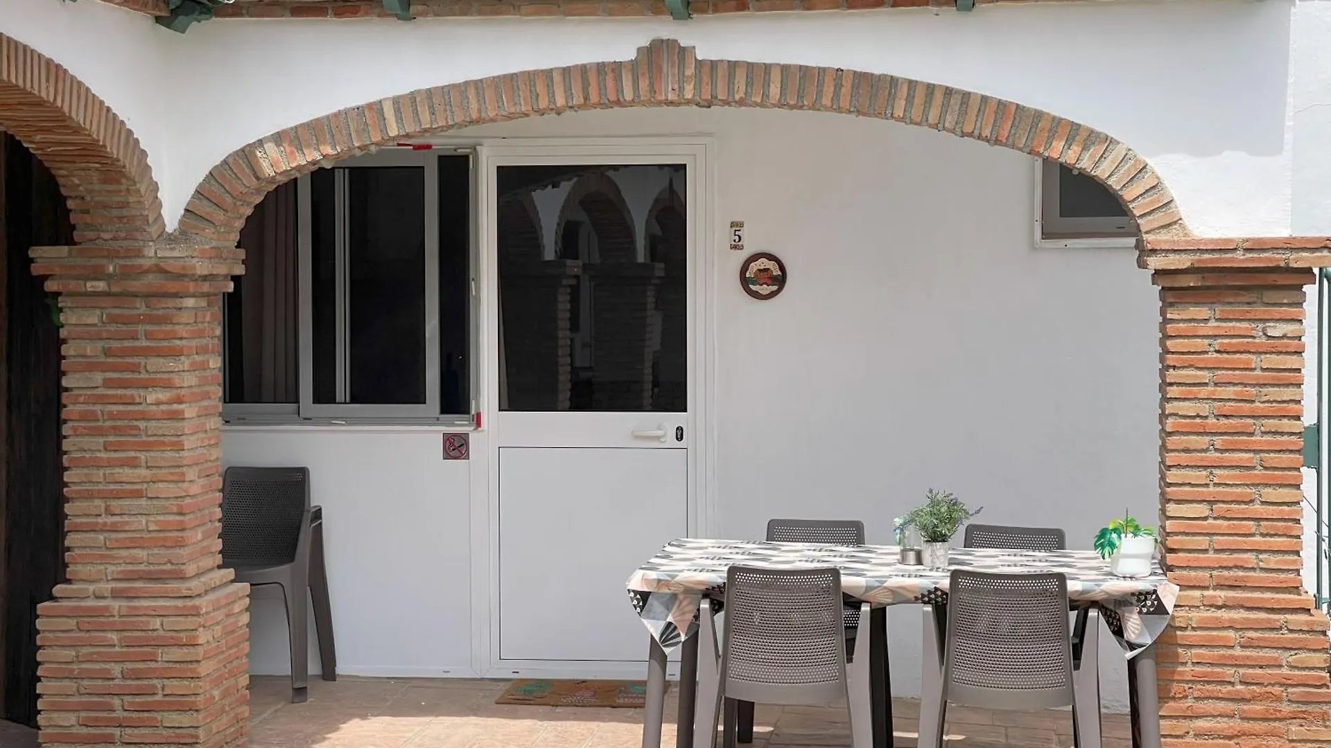 La Casa De Familia Bed & Breakfast Malaga Spain